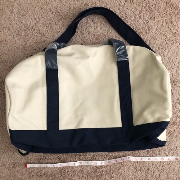 Vineyard Vines NWT canvas duffel bag - Picture 8 of 8